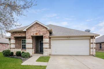 1405 Krista Dr Burleson, TX 76028